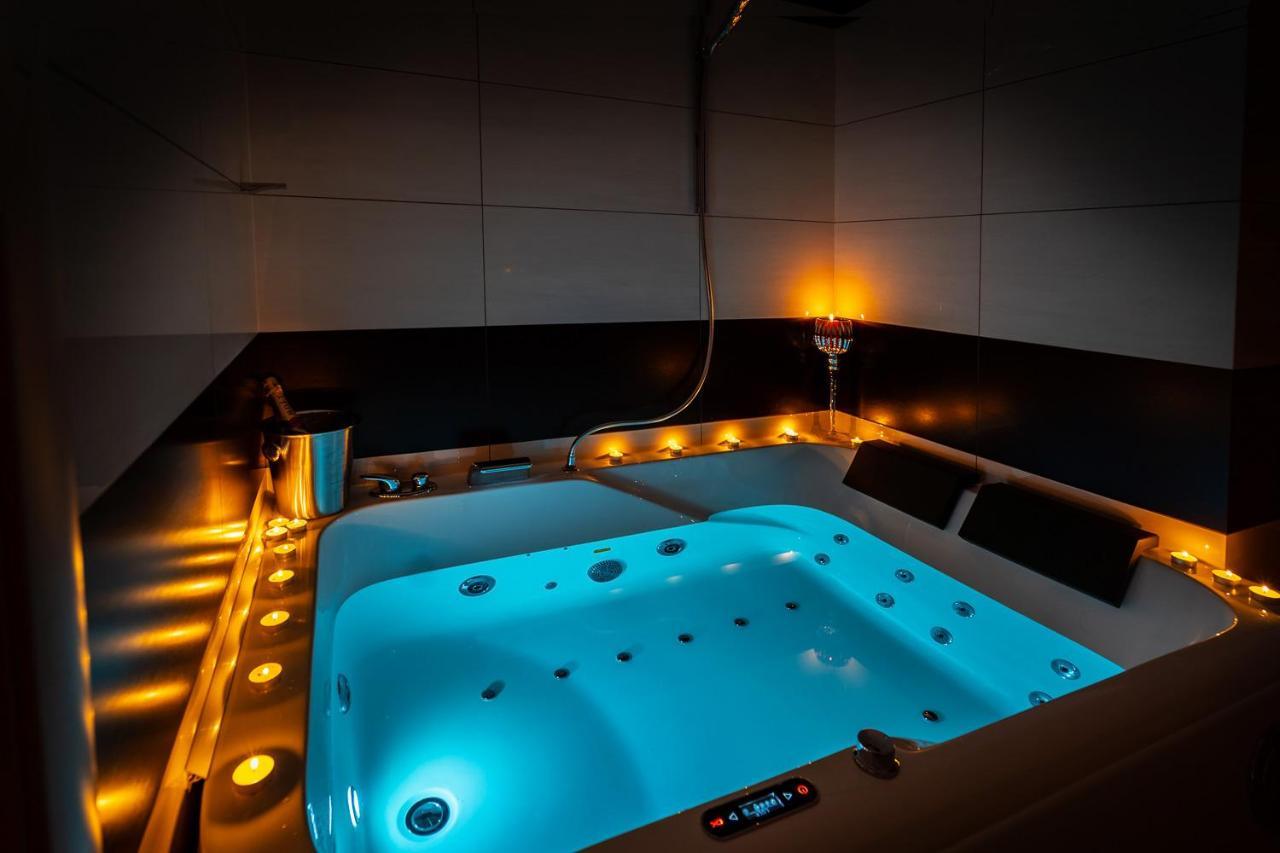קלייפדה Premium Jacuzzi Apartment מראה חיצוני תמונה